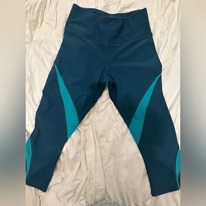 Nike Dri Fit 3/4 Leggings- XS